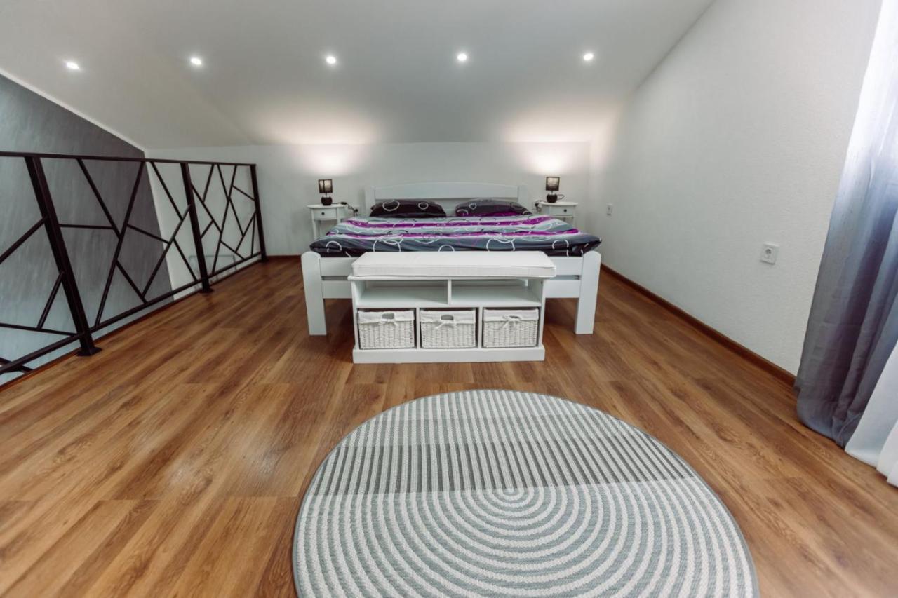 Aria Apartment *
