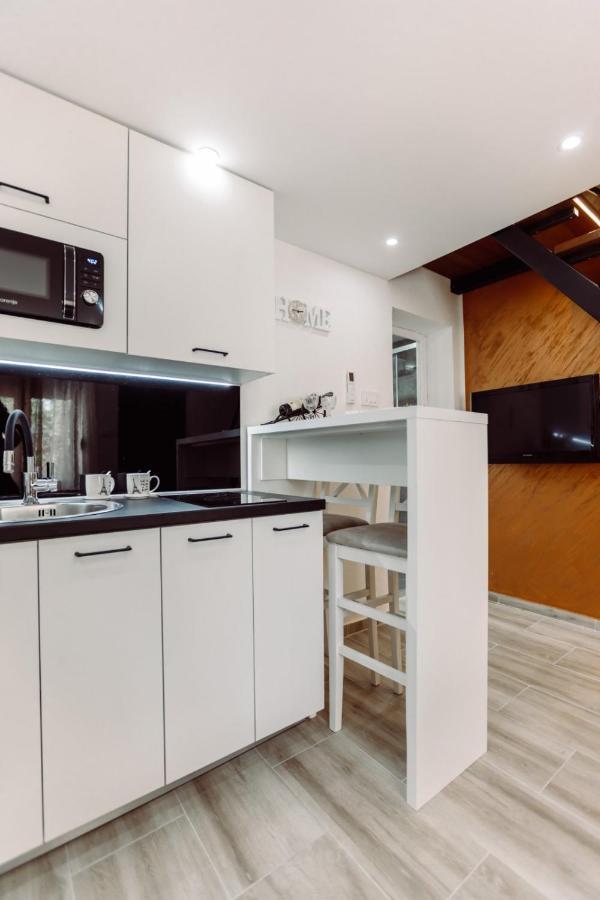 Aria Apartment *
